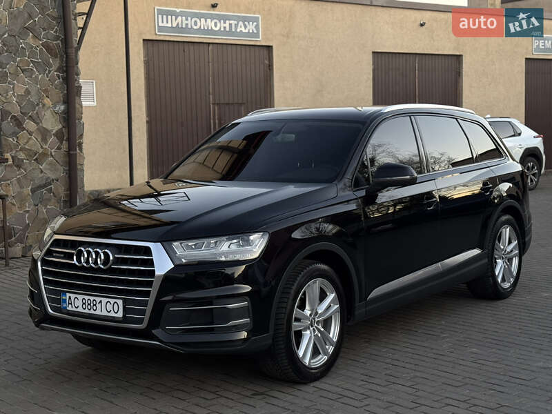 Позашляховик / Кросовер Audi Q7 2015 в Володимирі
