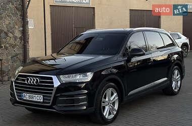 Внедорожник / Кроссовер Audi Q7 2015 в 