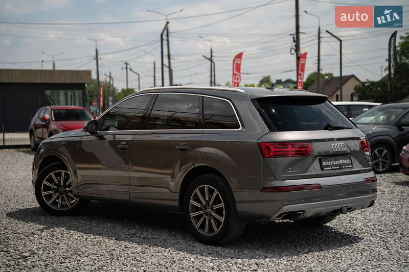 Внедорожник / Кроссовер Audi Q7 2017 в Черновцах
