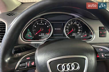 Внедорожник / Кроссовер Audi Q7 2014 в 