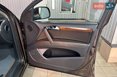 Внедорожник / Кроссовер Audi Q7 2014 в 