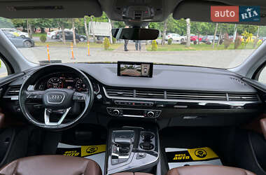 Внедорожник / Кроссовер Audi Q7 2016 в 