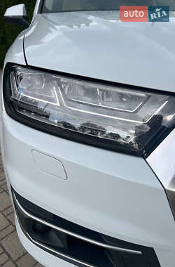 Внедорожник / Кроссовер Audi Q7 2018 в 
