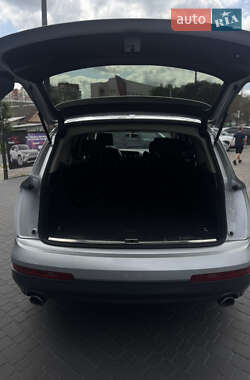 Внедорожник / Кроссовер Audi Q7 2012 в 