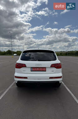 Внедорожник / Кроссовер Audi Q7 2010 в 