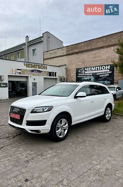 Внедорожник / Кроссовер Audi Q7 2010 в 