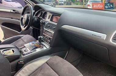 Позашляховик / Кросовер Audi Q7 2011 в 