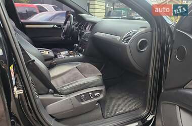 Позашляховик / Кросовер Audi Q7 2011 в 