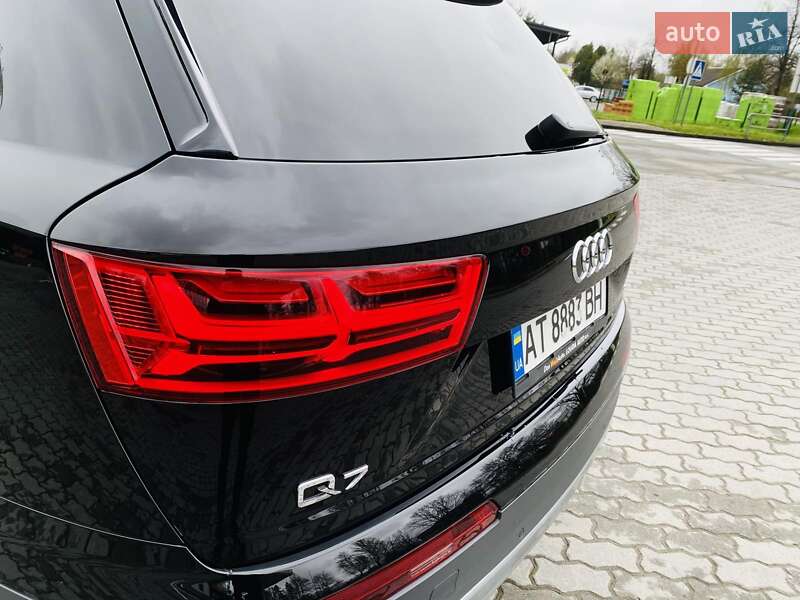 Внедорожник / Кроссовер Audi Q7 2017 в Богородчанах