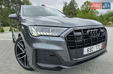 Внедорожник / Кроссовер Audi Q7 2021 в 