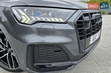 Внедорожник / Кроссовер Audi Q7 2021 в 