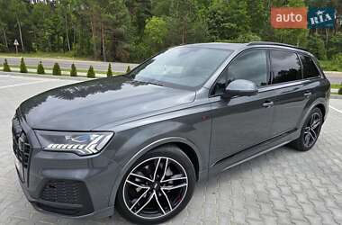Внедорожник / Кроссовер Audi Q7 2021 в 