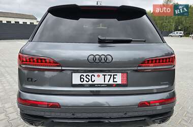 Внедорожник / Кроссовер Audi Q7 2021 в 