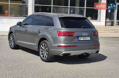 Позашляховик / Кросовер Audi Q7 2016 в 
