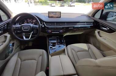 Позашляховик / Кросовер Audi Q7 2016 в 