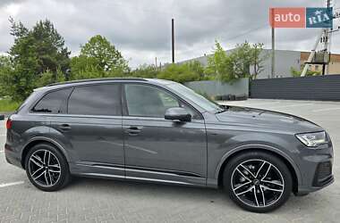 Внедорожник / Кроссовер Audi Q7 2021 в 