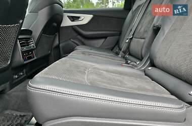 Внедорожник / Кроссовер Audi Q7 2021 в 