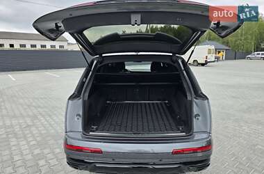 Внедорожник / Кроссовер Audi Q7 2021 в 