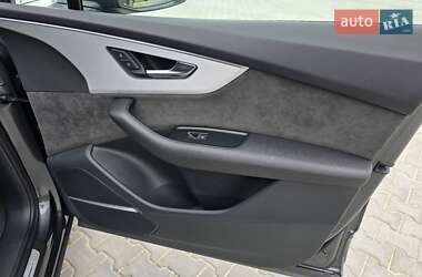 Внедорожник / Кроссовер Audi Q7 2021 в 