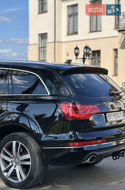 Внедорожник / Кроссовер Audi Q7 2012 в 