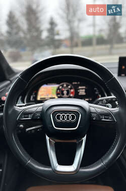 Внедорожник / Кроссовер Audi Q7 2017 в 