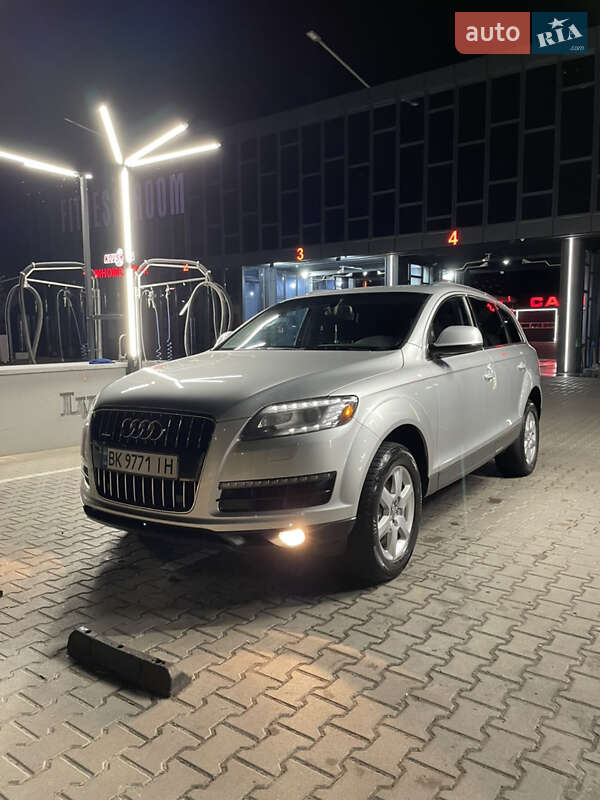 Внедорожник / Кроссовер Audi Q7 2014 в Ровно