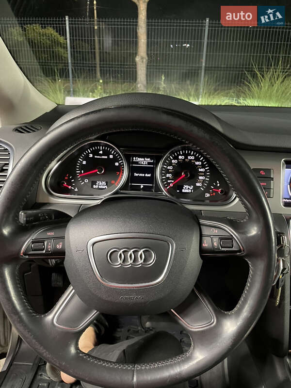 Позашляховик / Кросовер Audi Q7 2014 в Рівному