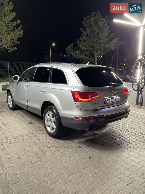Внедорожник / Кроссовер Audi Q7 2014 в Ровно