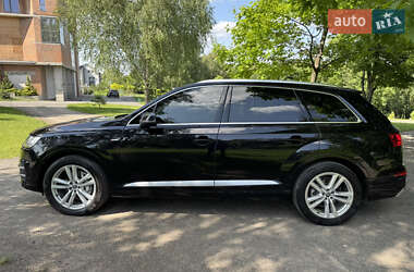 Внедорожник / Кроссовер Audi Q7 2015 в 