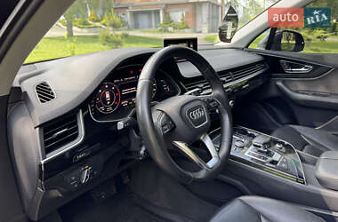 Внедорожник / Кроссовер Audi Q7 2015 в 