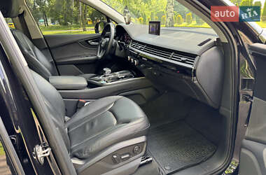 Внедорожник / Кроссовер Audi Q7 2015 в 