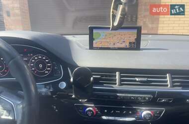 Позашляховик / Кросовер Audi Q7 2015 в 
