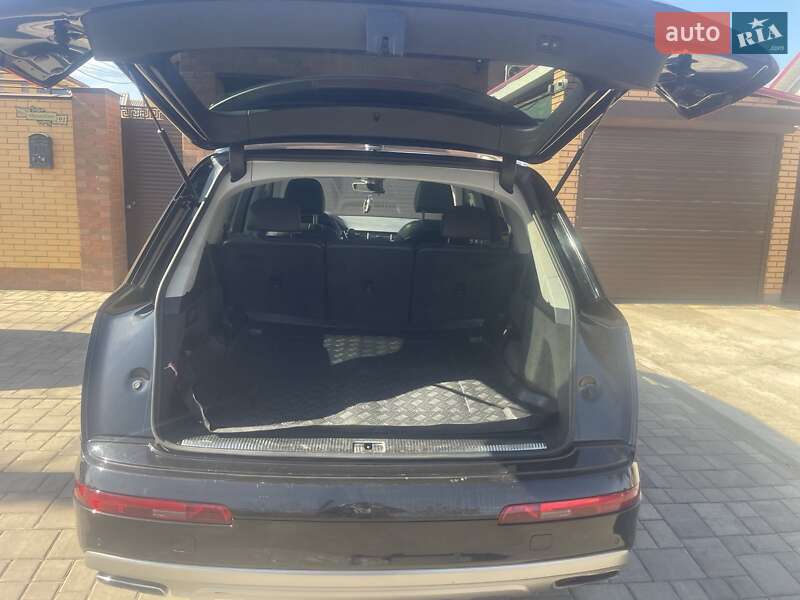 Позашляховик / Кросовер Audi Q7 2015 в Ізмаїлі