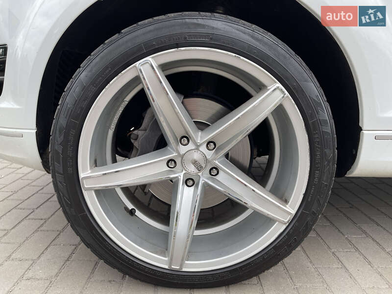 Внедорожник / Кроссовер Audi Q7 2013 в Полтаве