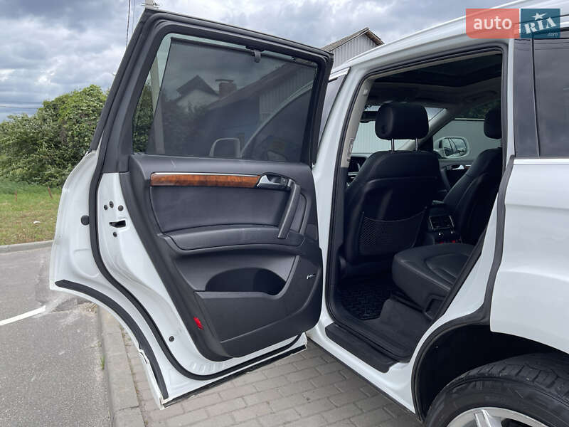 Внедорожник / Кроссовер Audi Q7 2013 в Полтаве