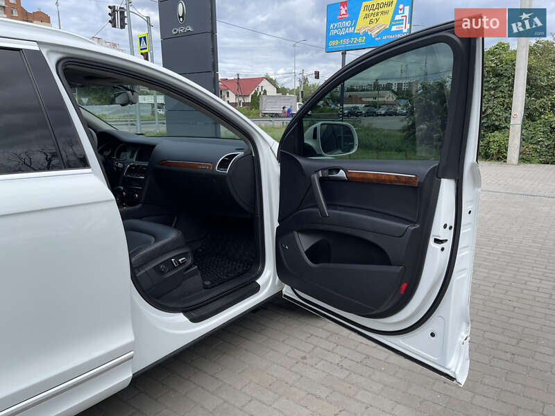 Внедорожник / Кроссовер Audi Q7 2013 в Полтаве