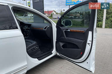 Позашляховик / Кросовер Audi Q7 2013 в 