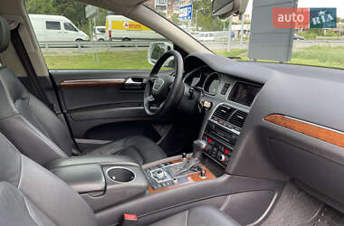 Позашляховик / Кросовер Audi Q7 2013 в 
