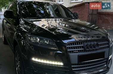 Внедорожник / Кроссовер Audi Q7 2009 в 