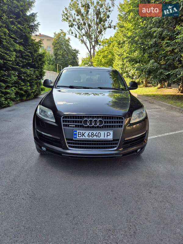 Внедорожник / Кроссовер Audi Q7 2007 в Ровно