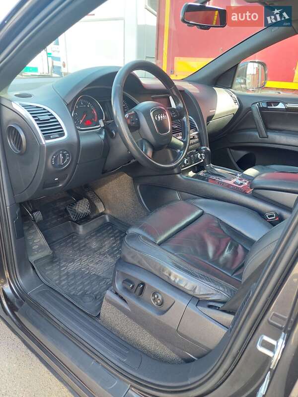 Внедорожник / Кроссовер Audi Q7 2007 в Ровно