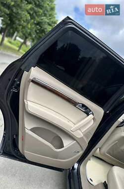 Позашляховик / Кросовер Audi Q7 2012 в 