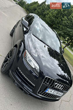 Позашляховик / Кросовер Audi Q7 2012 в 