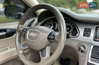 Позашляховик / Кросовер Audi Q7 2012 в 