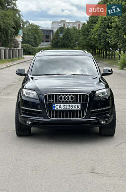Позашляховик / Кросовер Audi Q7 2012 в 