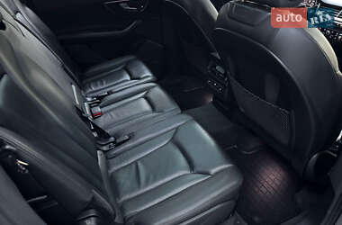 Внедорожник / Кроссовер Audi Q7 2016 в 