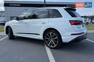 Внедорожник / Кроссовер Audi Q7 2021 в 