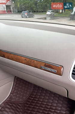 Позашляховик / Кросовер Audi Q7 2013 в 