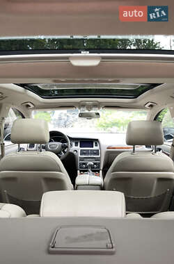 Позашляховик / Кросовер Audi Q7 2013 в 