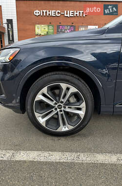 Внедорожник / Кроссовер Audi Q7 2023 в 